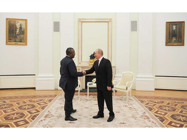 Encontro da Sua Excelência Senhor Vladimir Putin, Presidente da Federação da Rússia, com a Sua Excelência Senhor Umaro Sissoco Embalo, Presidente da República da Guiné-Bissau