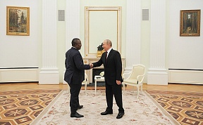 Encontro da Sua Excelência Senhor Vladimir Putin, Presidente da Federação da Rússia, com a Sua Excelência Senhor Umaro Sissoco Embalo, Presidente da República da Guiné-Bissau